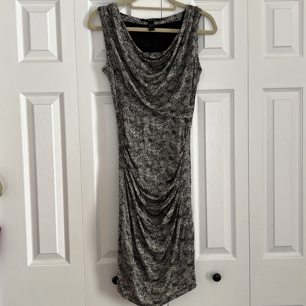 Sleeveless leopard print dress